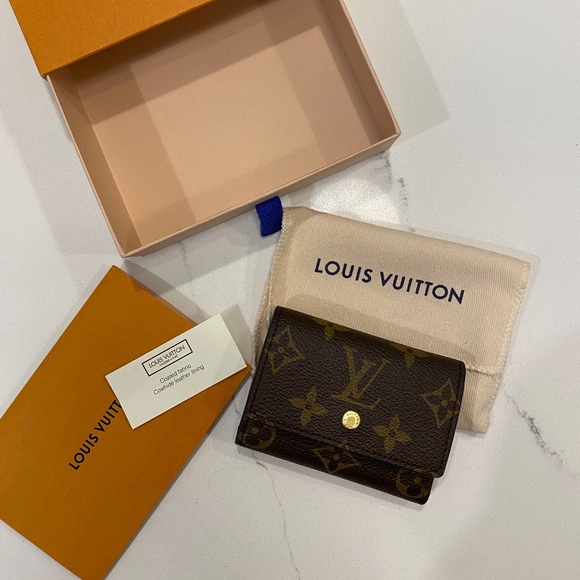 Louis Vuitton Micro Wallet - Picture 1 of 12